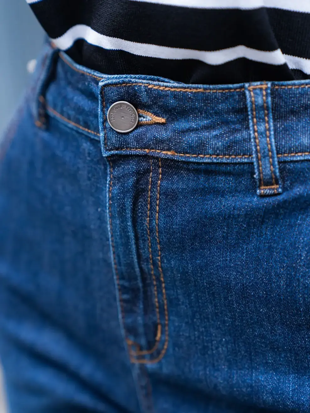 Quần jeans nữ ôm vừa xếp ly ống - Xanh đậm