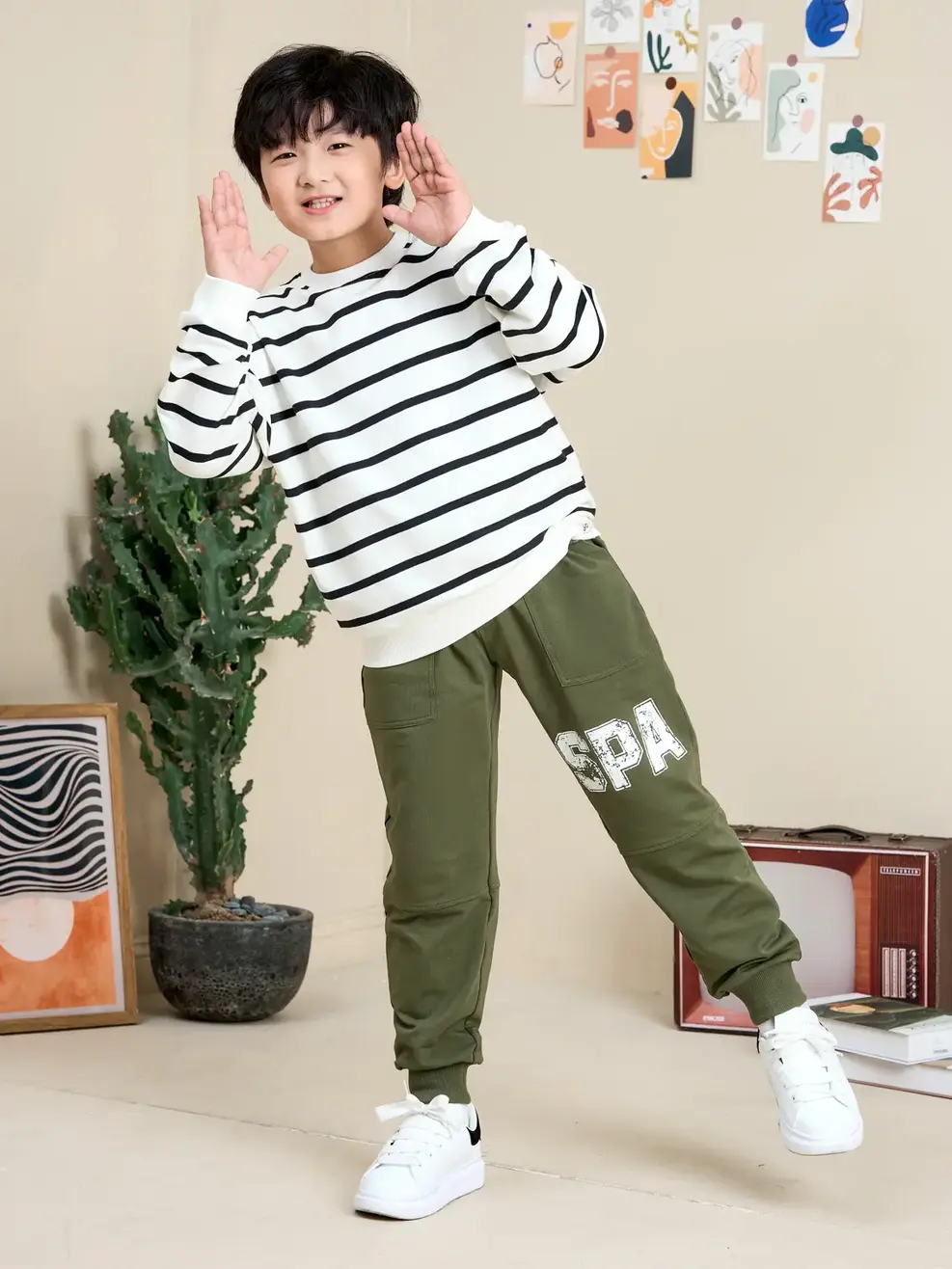 Quần nỉ kid lớn in Space - Rêu - 10