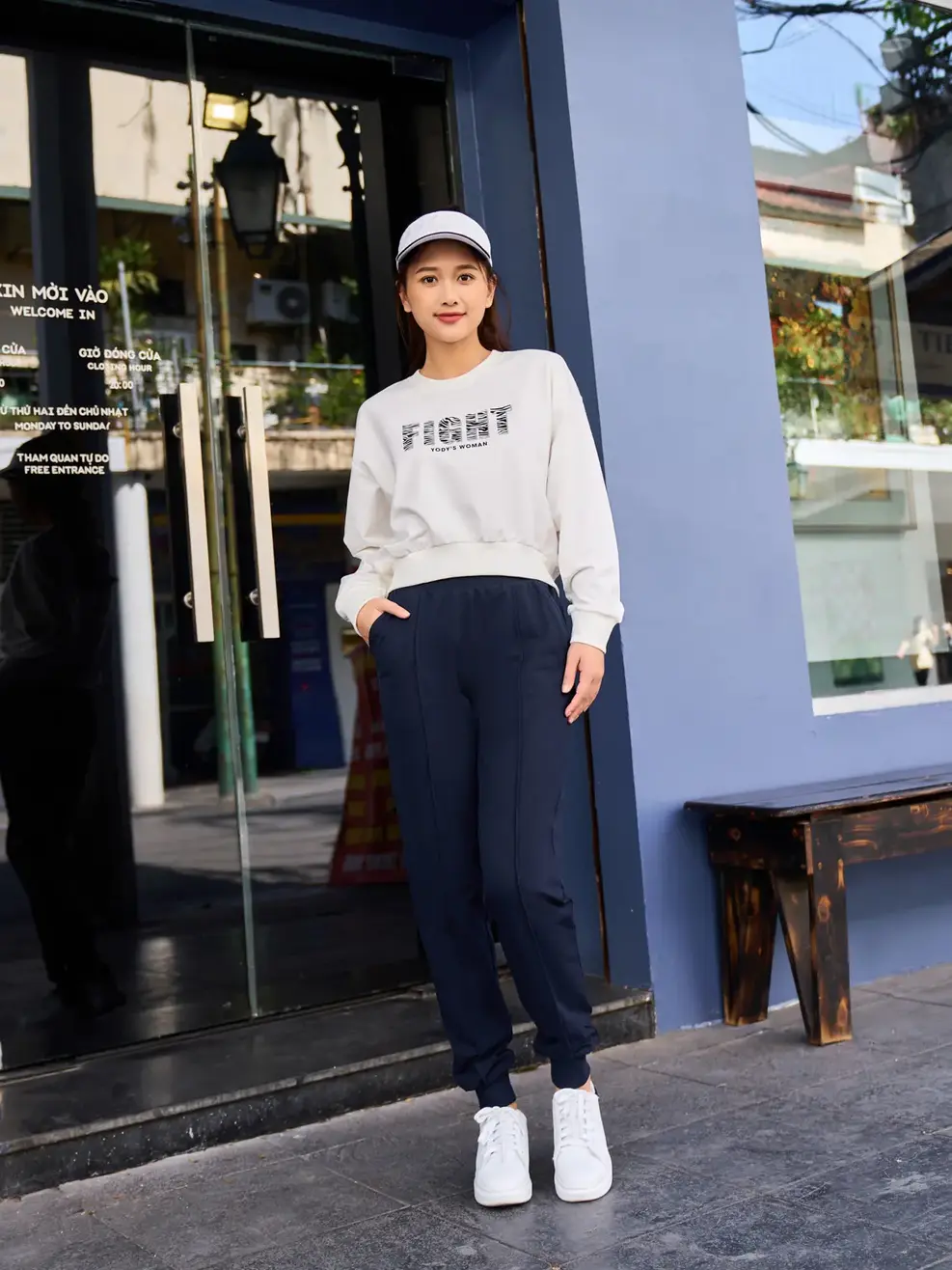 Bộ đông nữ năng động in FIGHT - Trắng phối navy - S