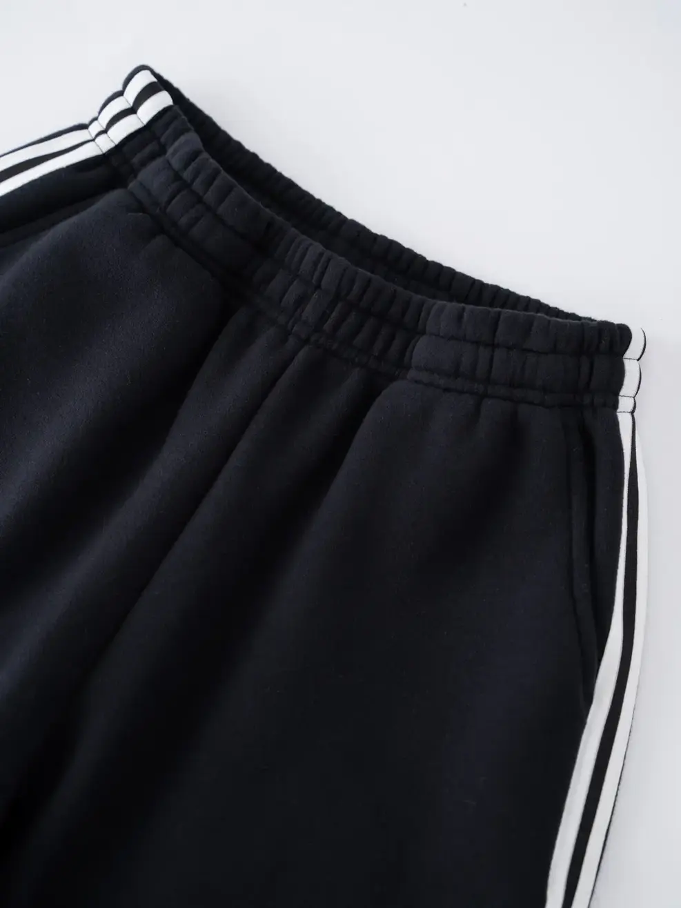 Bộ Đồ Kid Cổ Cao Tay Raglan Phối Màu - ĐEN 002 - 140