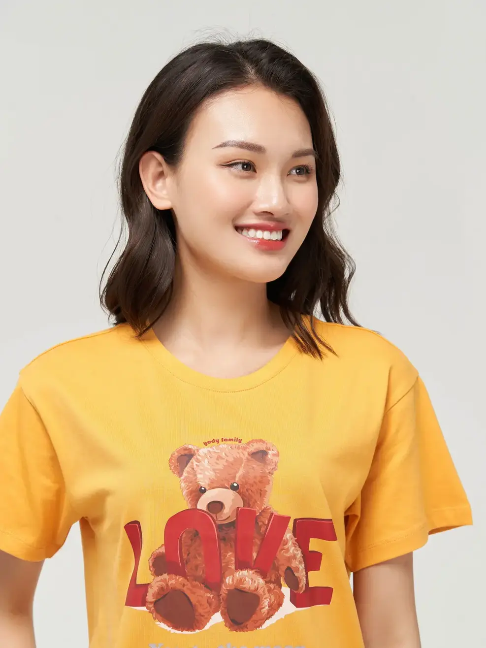 Áo thun nữ in gấu love - Vàng - L