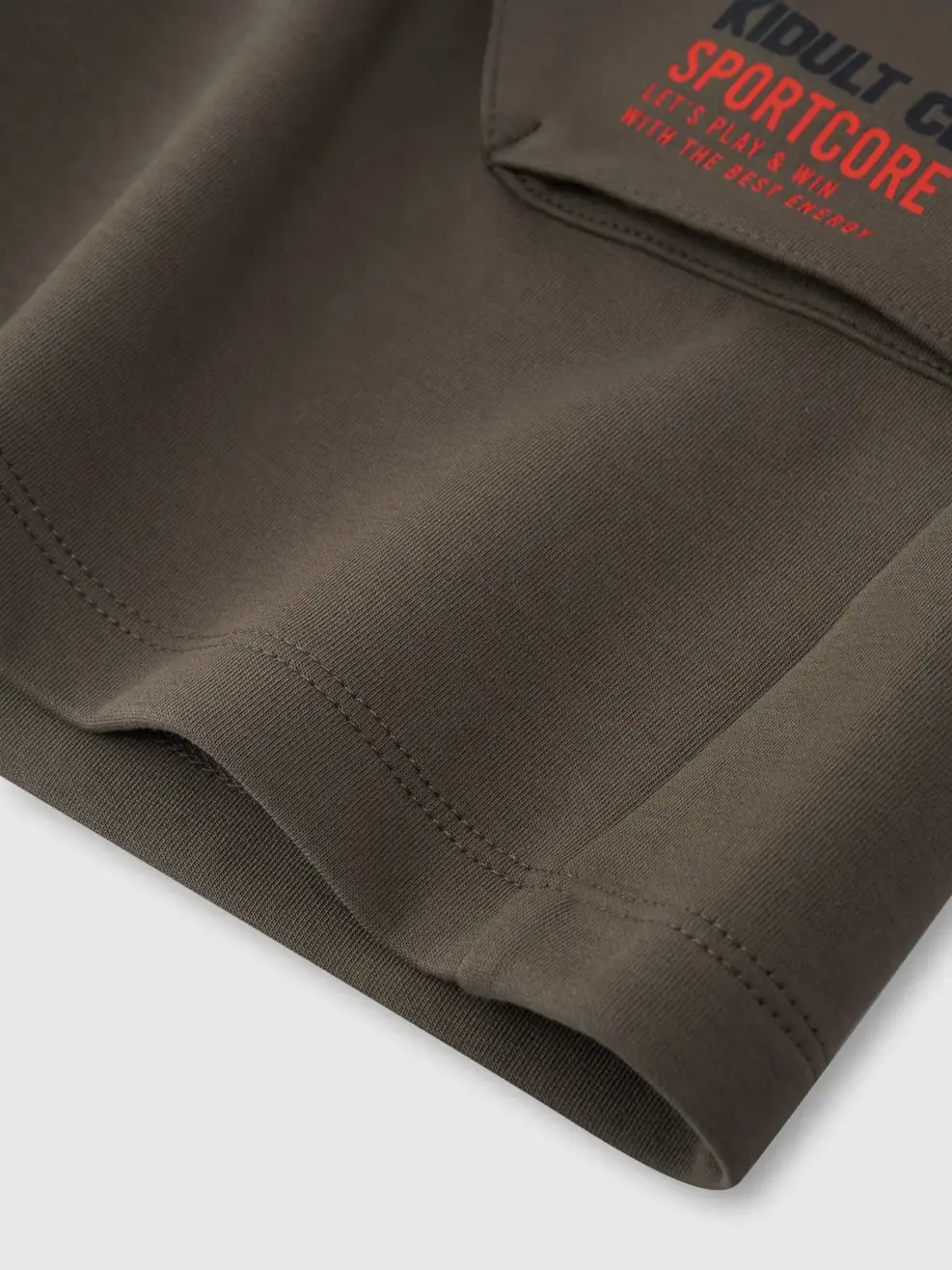 Quần Shorts bé trai túi ốp kidult club - RÊU 035 - 110