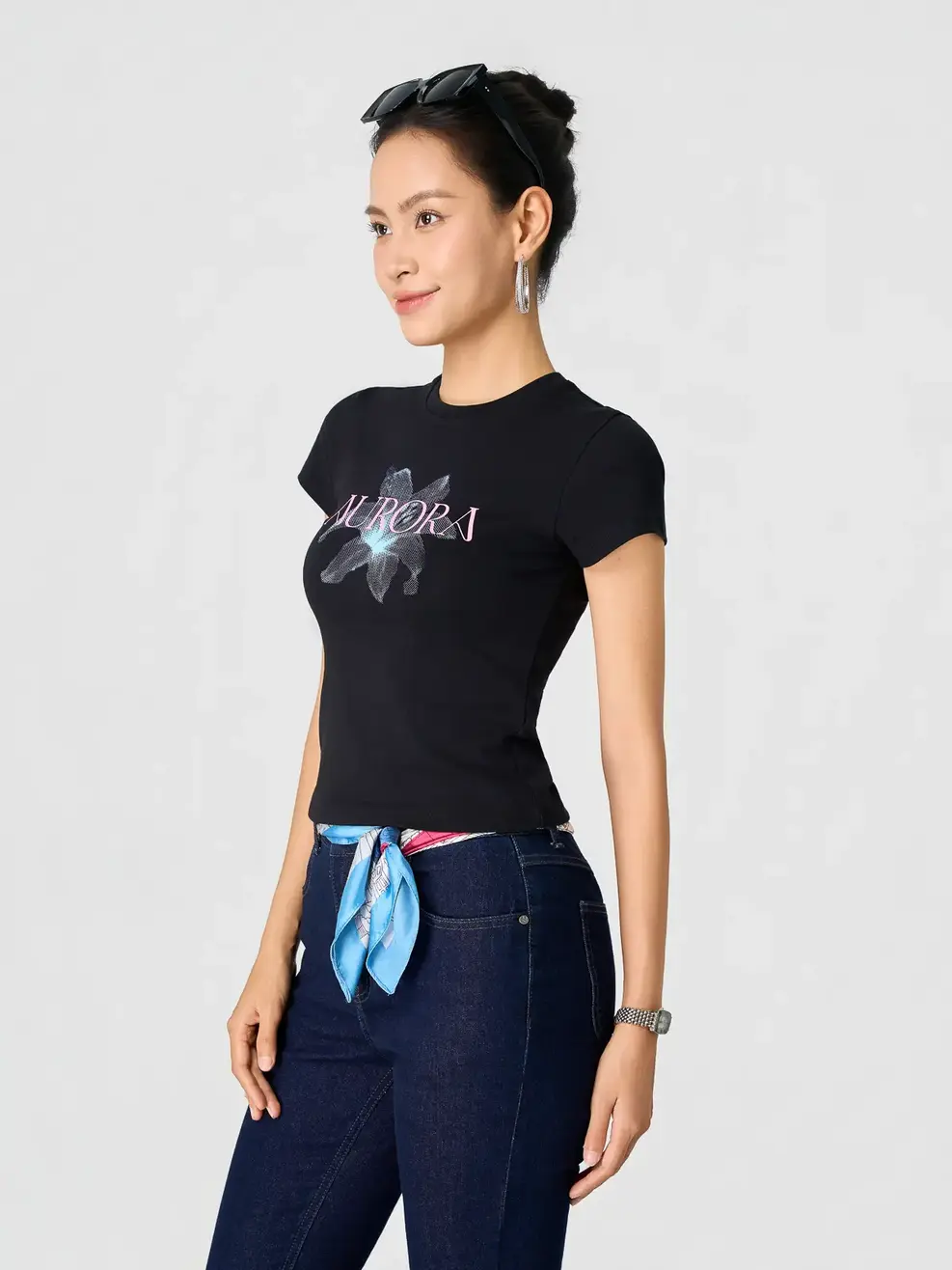 Áo Phông Nữ Phom Slimfit In Aurora - ĐEN 002 - S