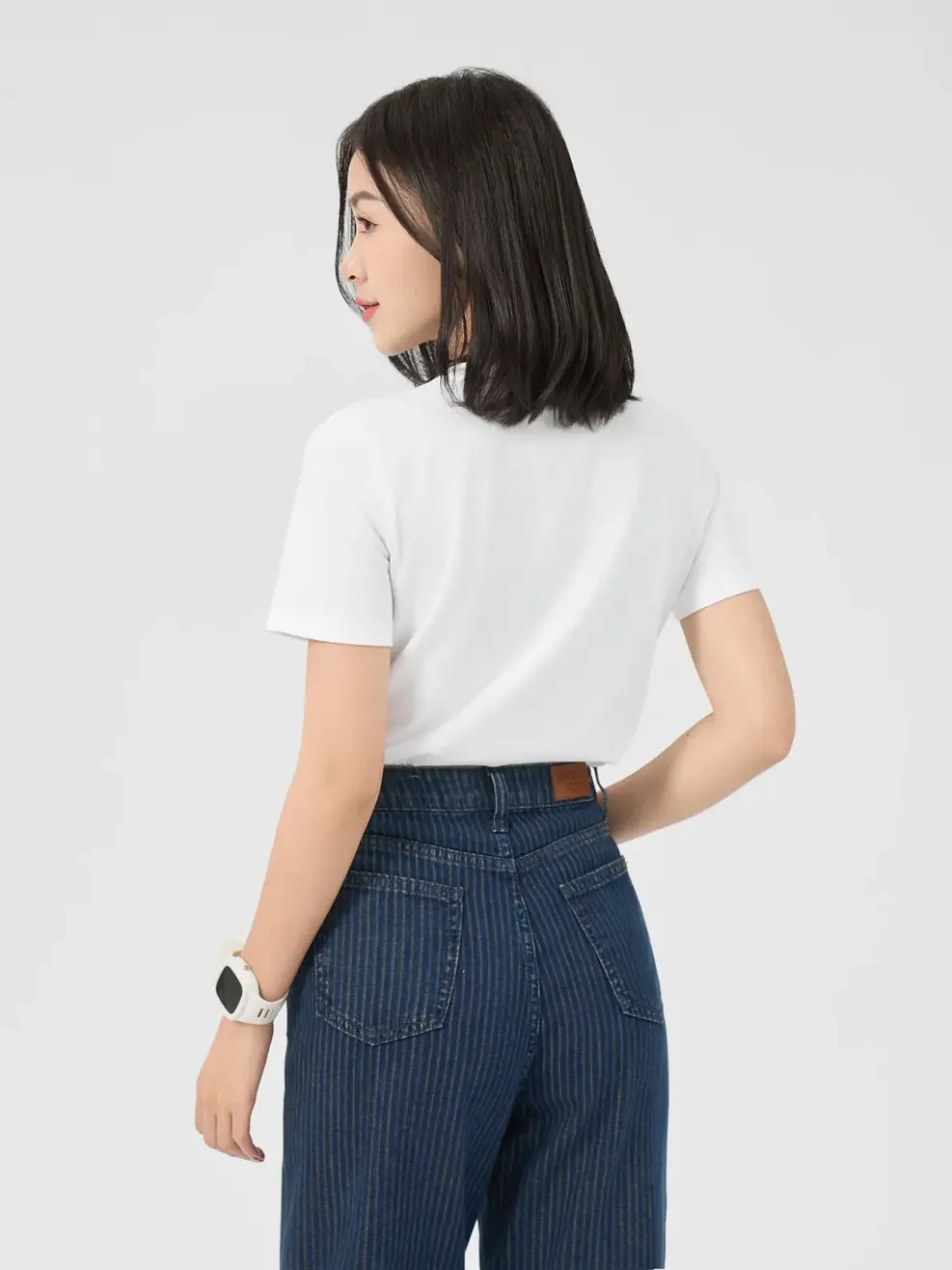 T-shirt Nữ In Ngực Magic - Trắng - S