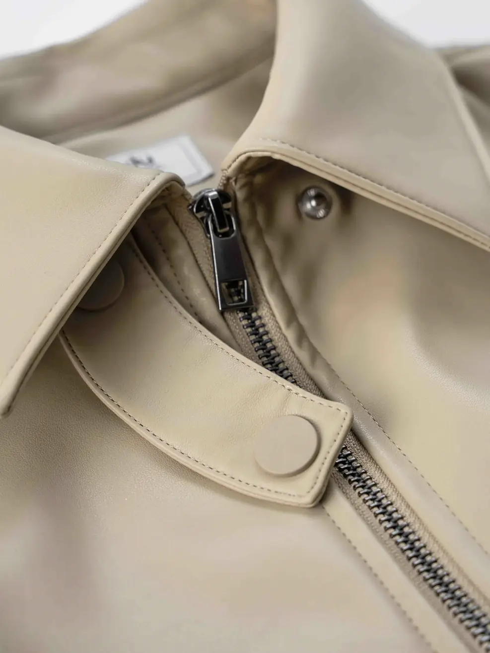 Khoác Ngắn Nữ Bomber Da Chun Gấu - Nâu - S