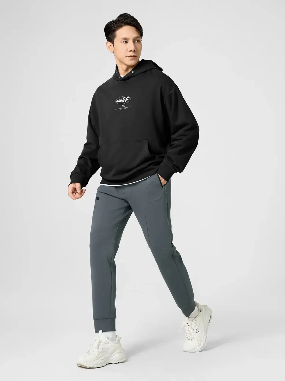 Quần Nỉ Thể Thao Nam Can Thân Phối Khoá - Ghi Đậm - 29