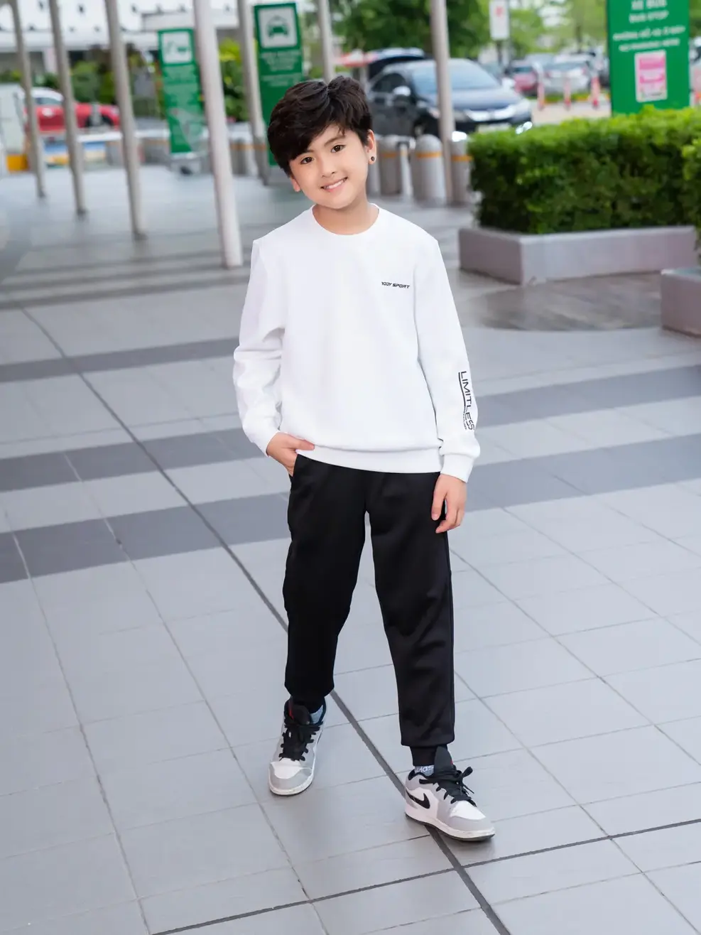 Áo Thun Thể Thao Trẻ Em Nỉ In Limitless - Trắng - 14