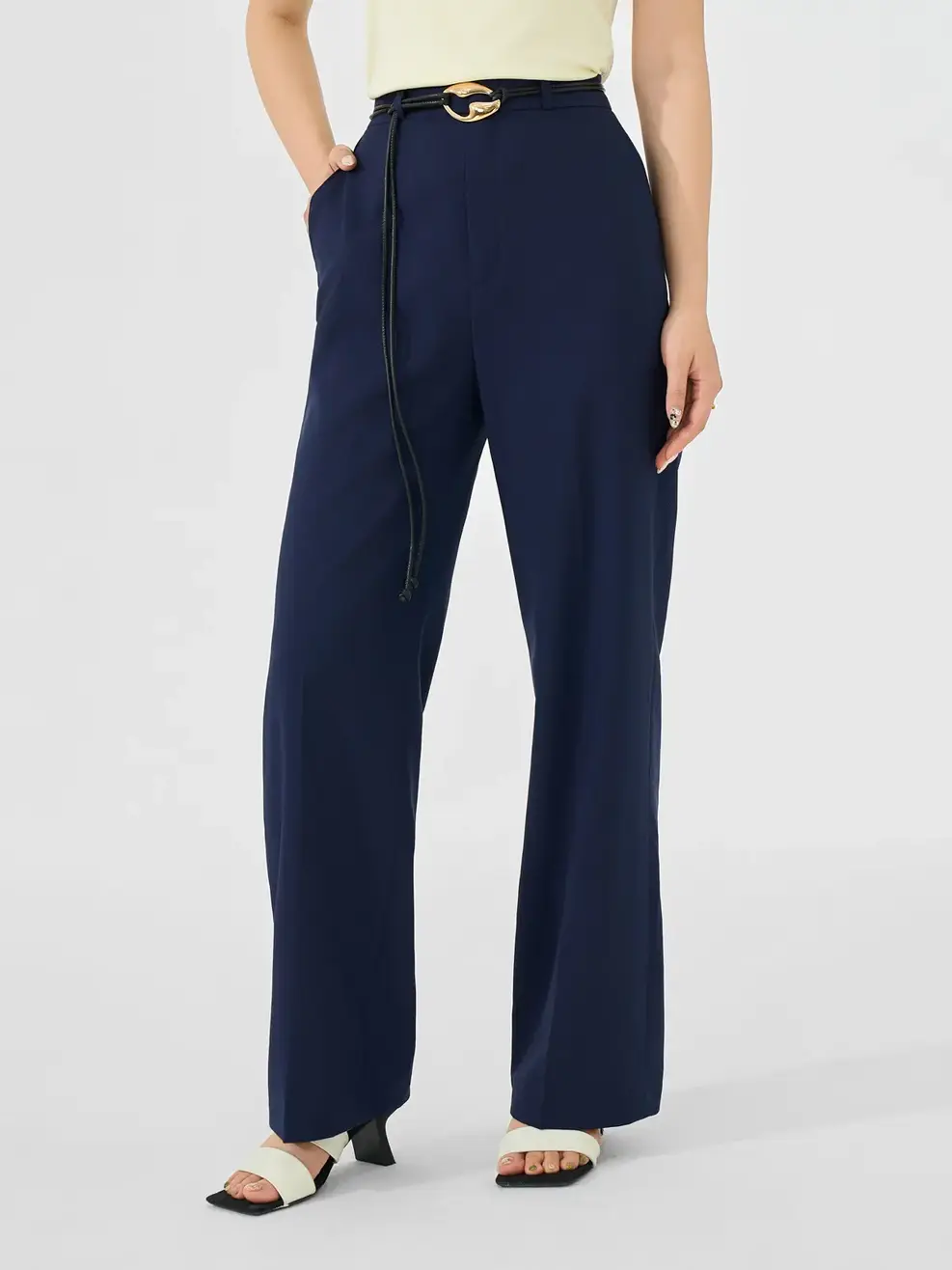 Quần Straight essential  - Tím Than 138 - S