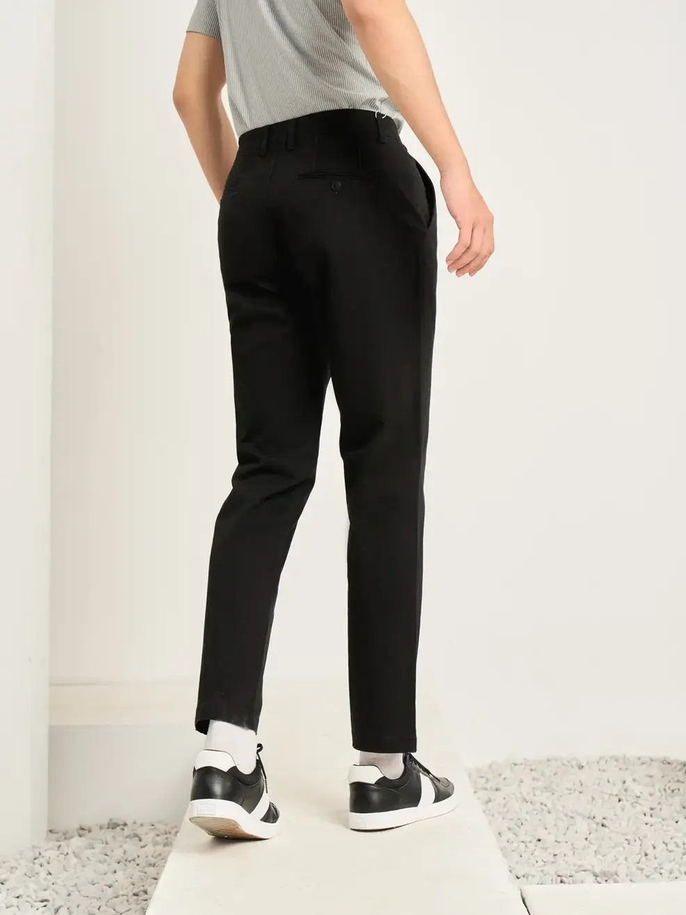 Quần Kaki Nam Regular Thêu Cạnh Túi - Đen - 29