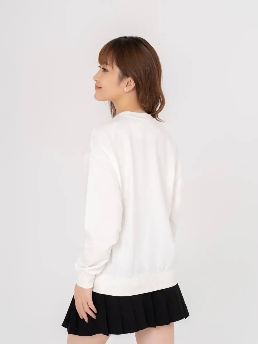 Áo thu đông nữ in ERSENTIALS - Trắng - S