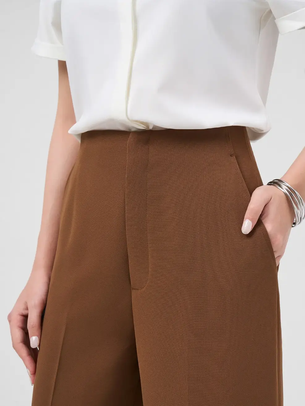 Quần straight essential - Màu nâu 001 - S