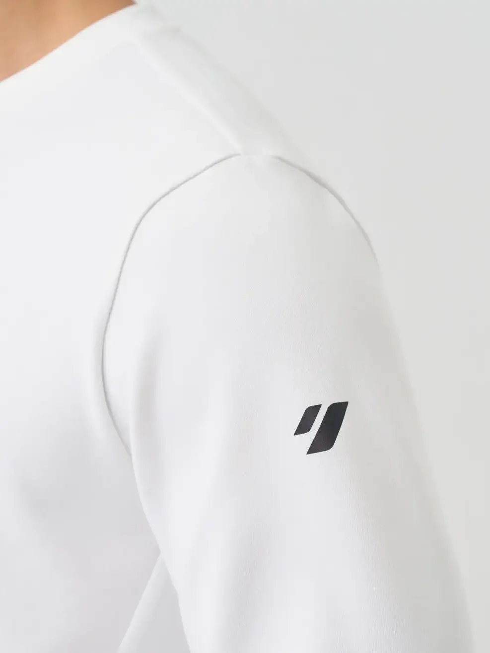 Áo Phông Nam Dài Tay Thể Thao Keep Moving - Trắng 001 - M