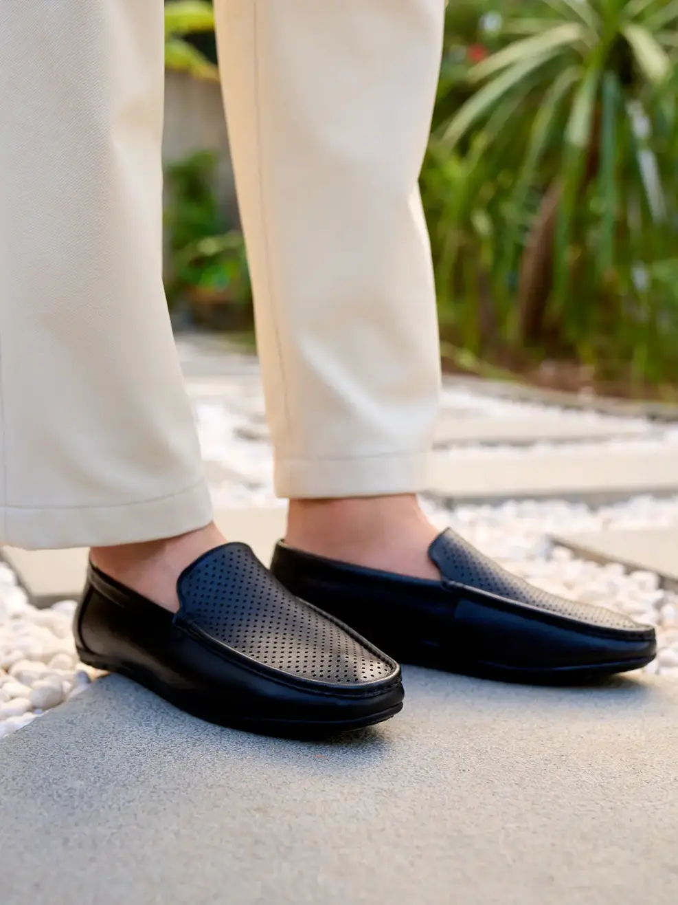 Giày Nam Moccasin Đục Lỗ Da Nappa - Đen - 39