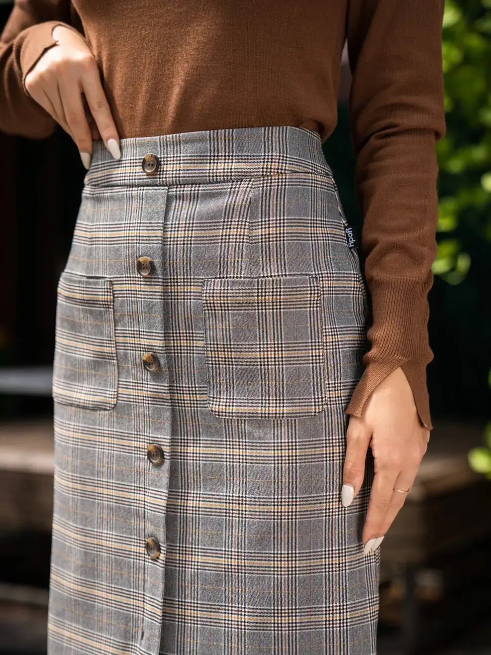 Chân Váy Ống Đứng Túi Ốp Hoạ Tiết Kẻ - Kẻ nâu - S