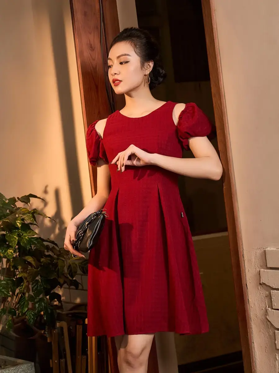 Váy Nữ Cut Out Vai Tay Bồng - Đỏ - S