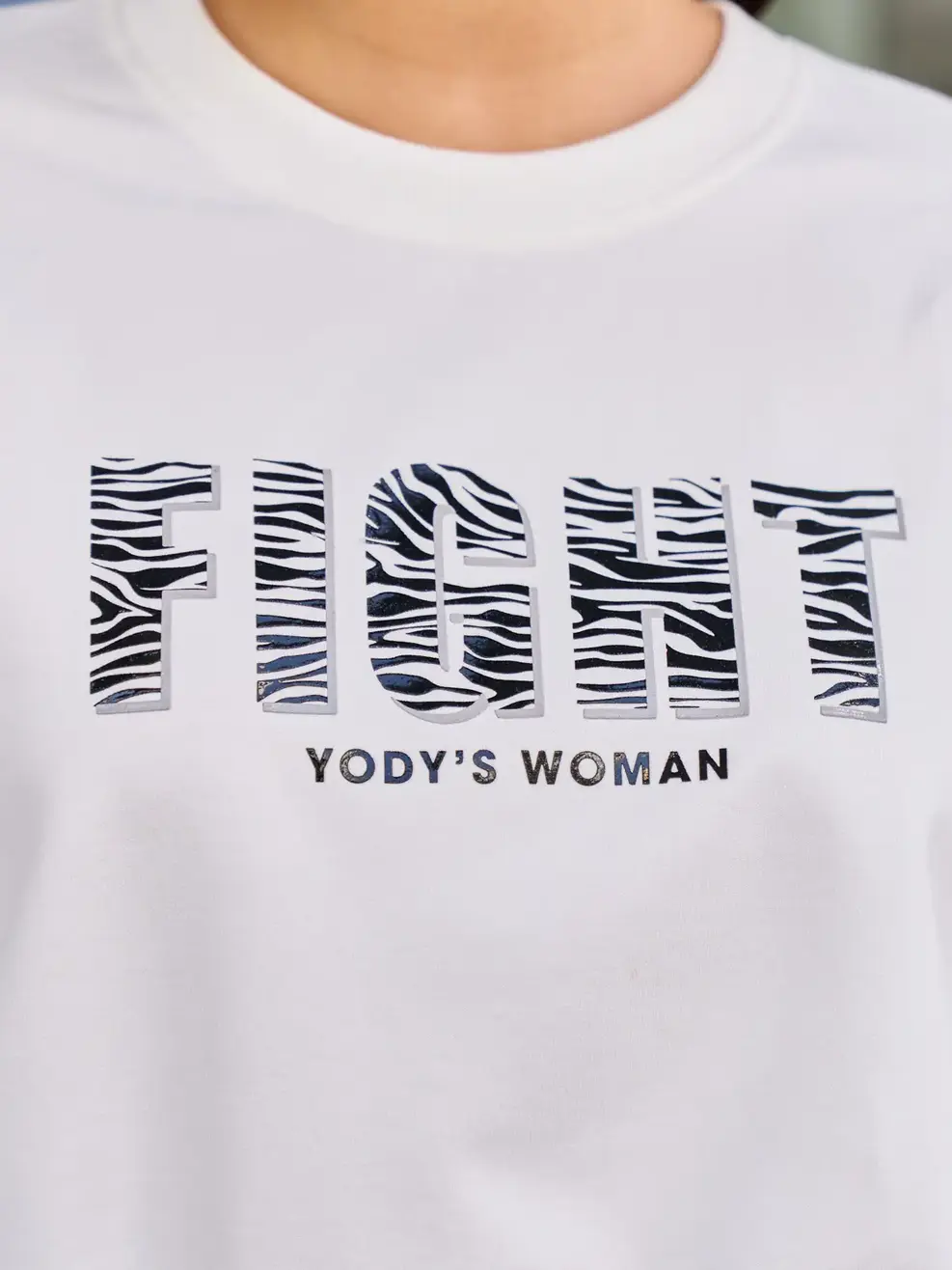 Bộ đông nữ năng động in FIGHT - Trắng phối navy - S