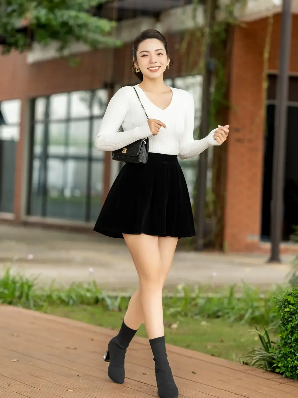 Chân váy nhung súp xoè - Đen - S