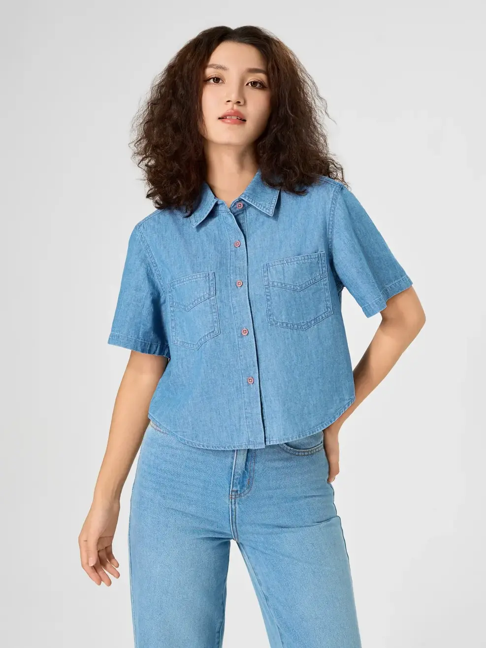 Áo Khoác Jeans Nữ Crop Mỏng Nhẹ - Xanh nhạt - S