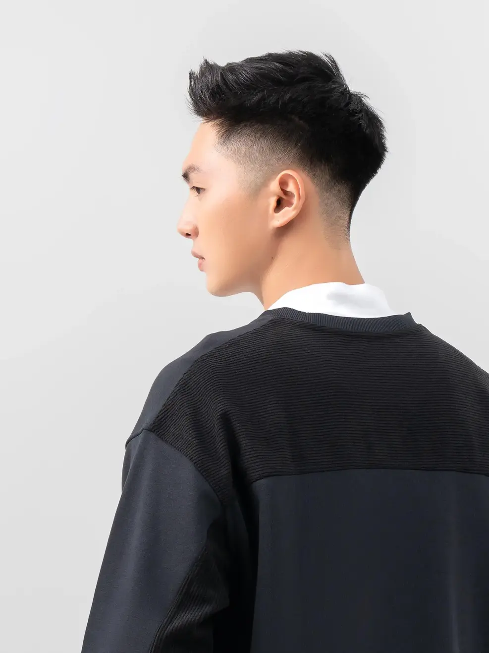 Áo Thun Đông Nam Cắt Phối Nhung - Đen - M