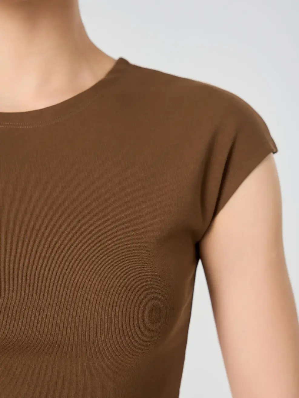 Áo Phông Tay Liền - Nâu 055 - M