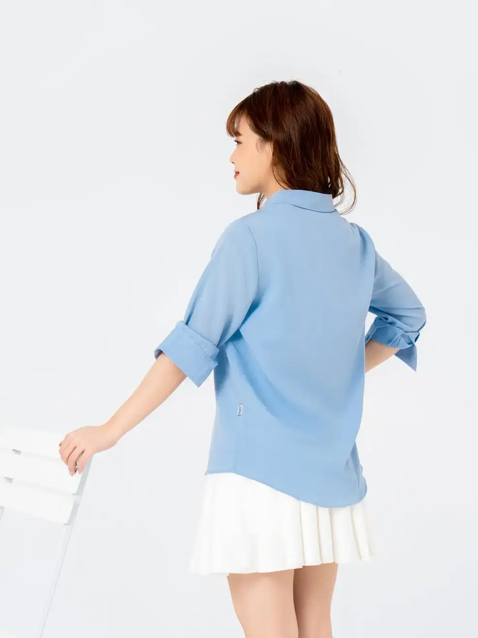 Áo sơ mi tay dài nữ suông thêu gấu ngực - Xanh da trời - S