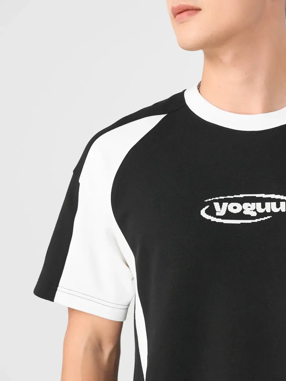Áo T-shirt Yoguu Pha Phối In Tràn - Đen - 1