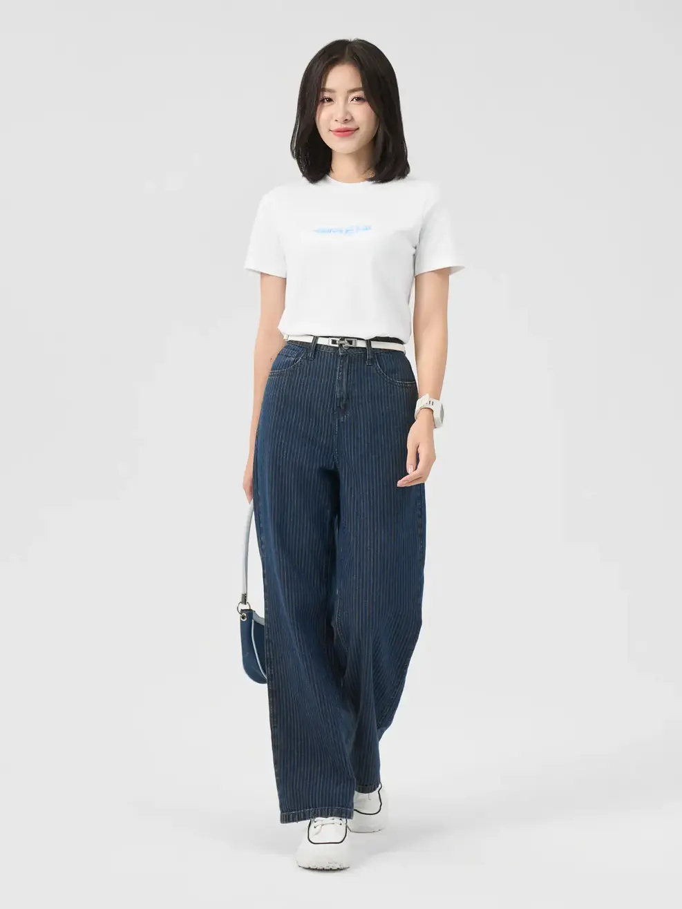 T-shirt Nữ In Ngực Magic - Trắng - S