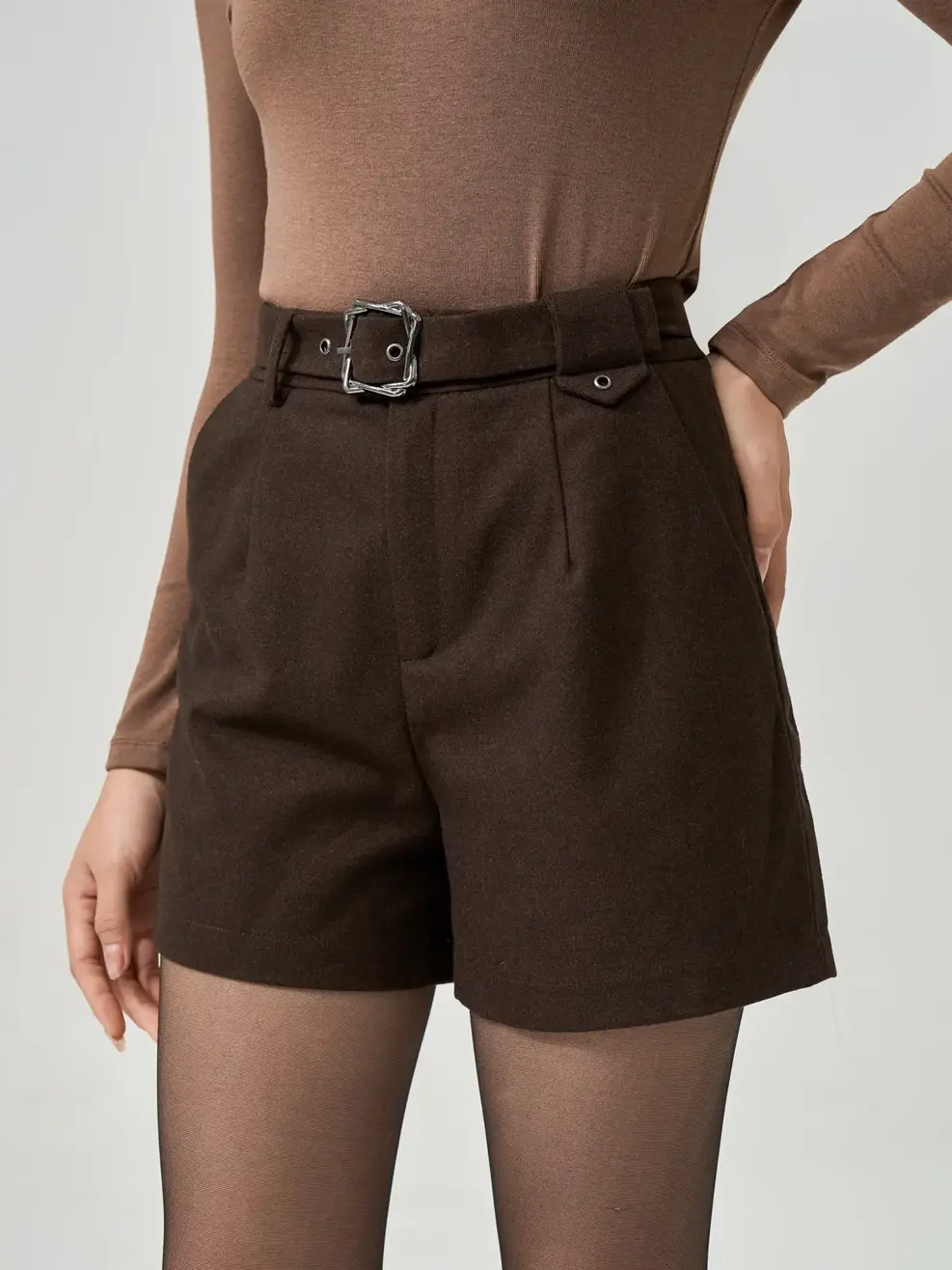 Quần Sooc Nữ Dạ Đai Kim loại - Nâu đậm - S