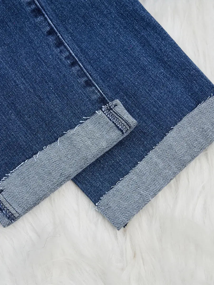 Quần jeans nữ dáng đứng xắn gấu - Xanh đậm