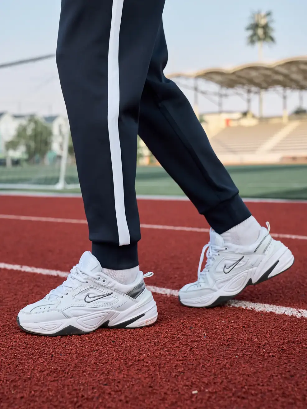 Bộ đồ thể thao nam nỉ phối sọc - Đen - M