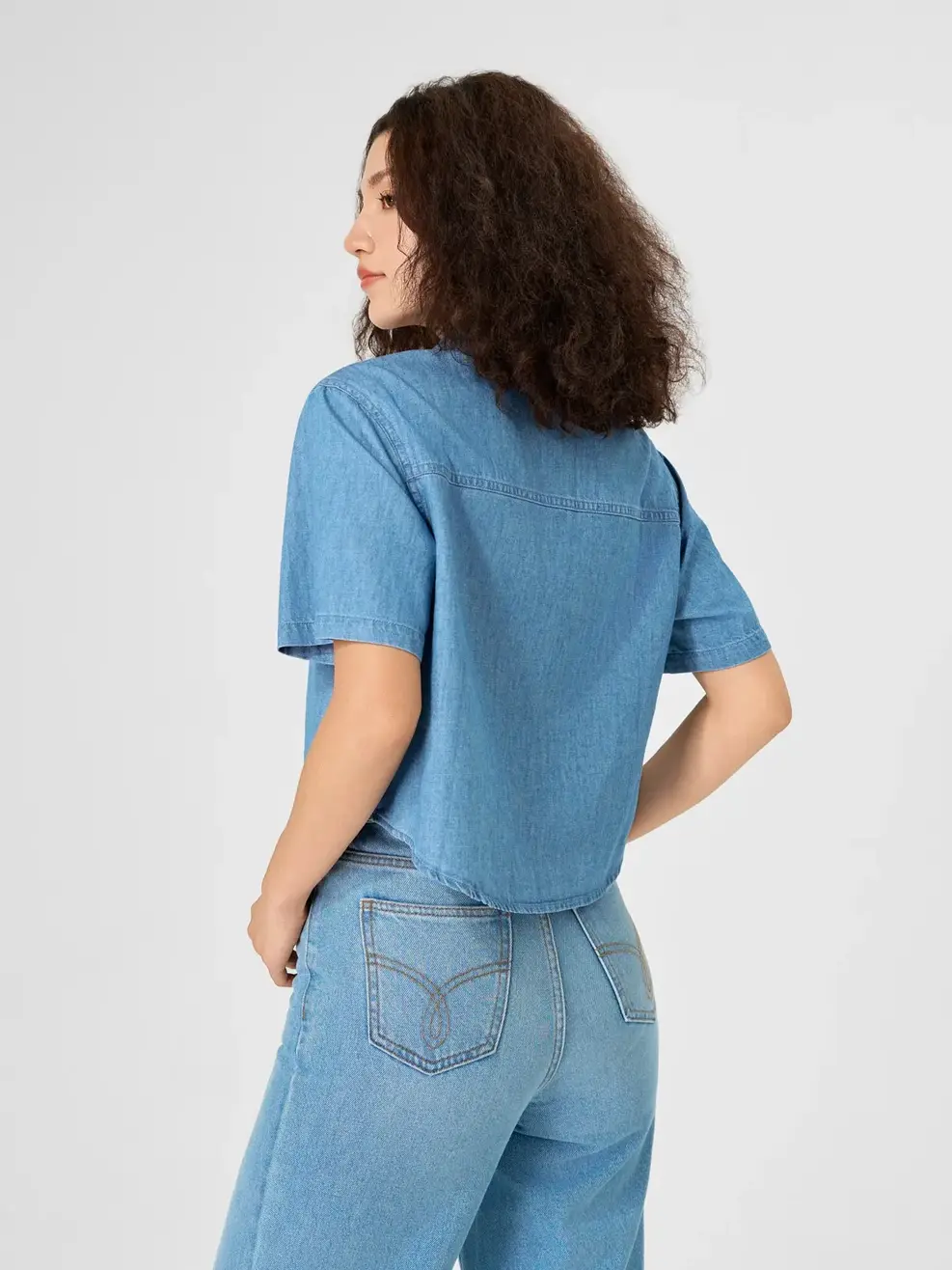 Áo Khoác Jeans Nữ Crop Mỏng Nhẹ - Xanh nhạt - S