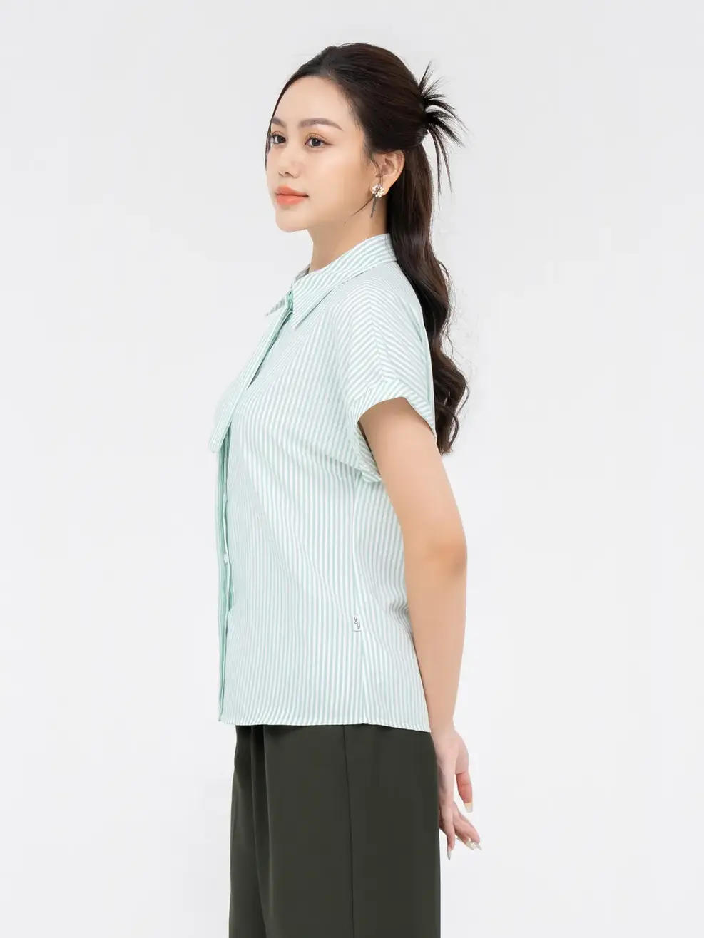 Áo Sơ Mi Tay Ngắn Nữ Nano Kẻ - Kẻ xanh lá - S