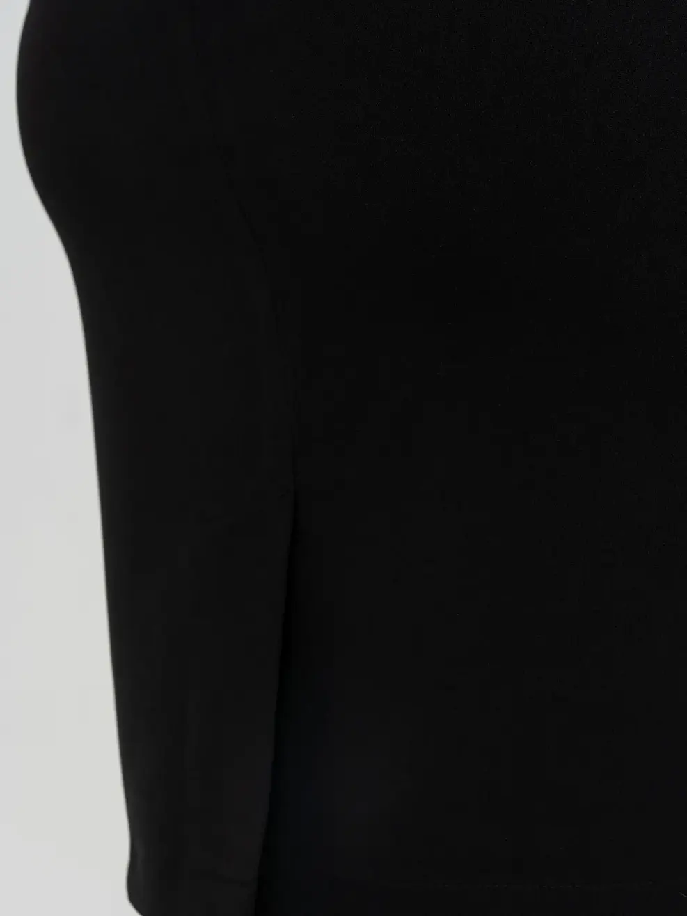 Chân ôm cơ bản túi vuông - Đen - S