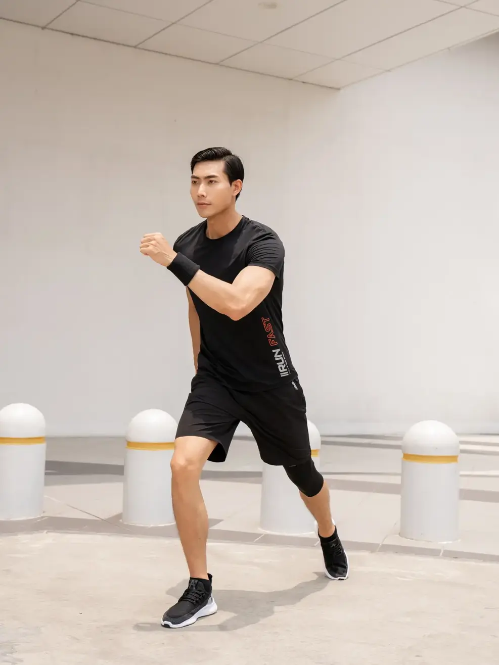 T-shirt thể thao nam Running fast - Đen - M