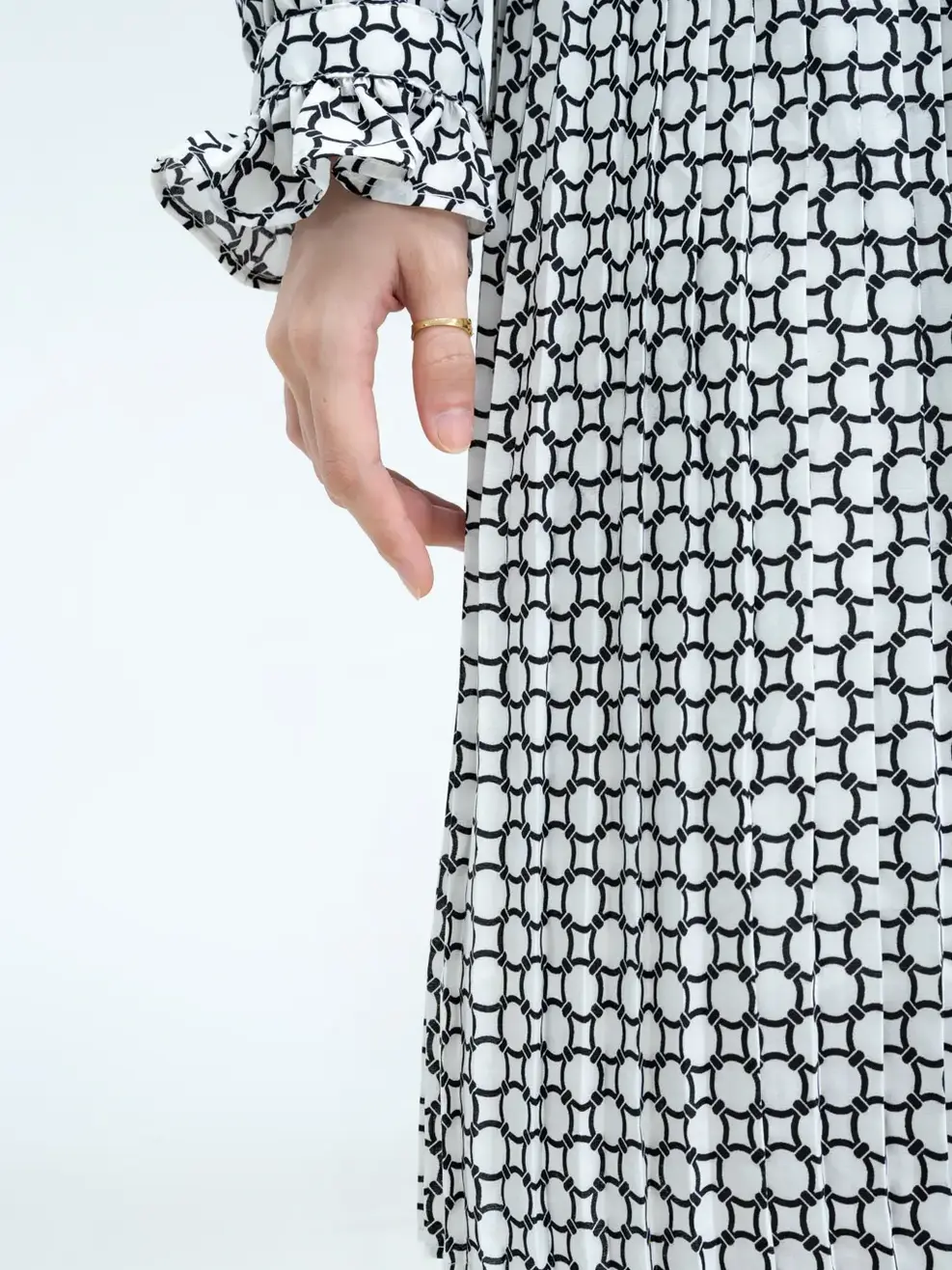 Đầm cổ bản tròn - Trắng - L