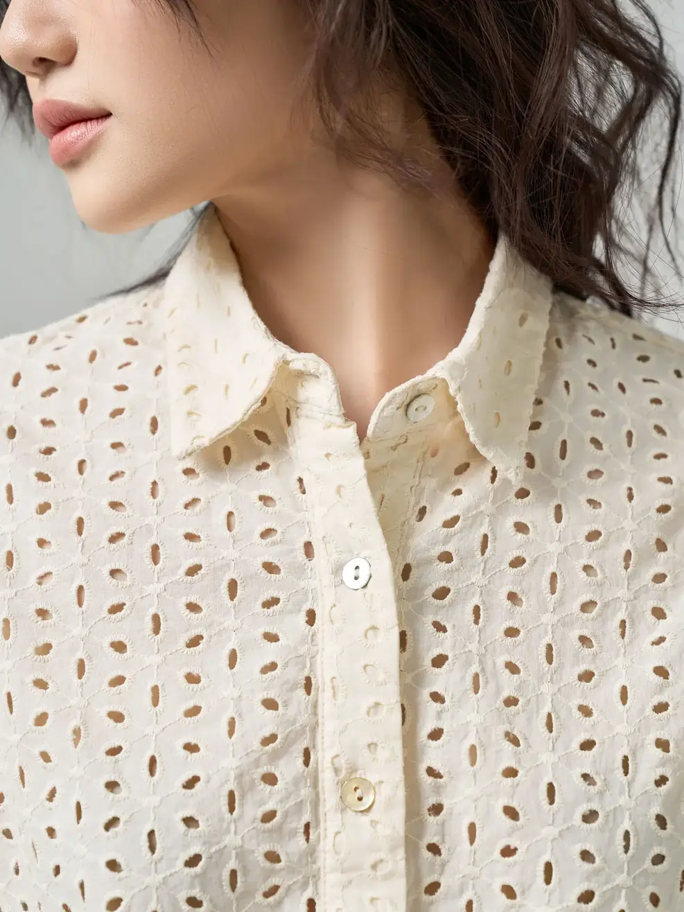 Áo Sơ Mi Dài Tay Nữ Ren Thêu Dáng Rộng - Be 001 - M