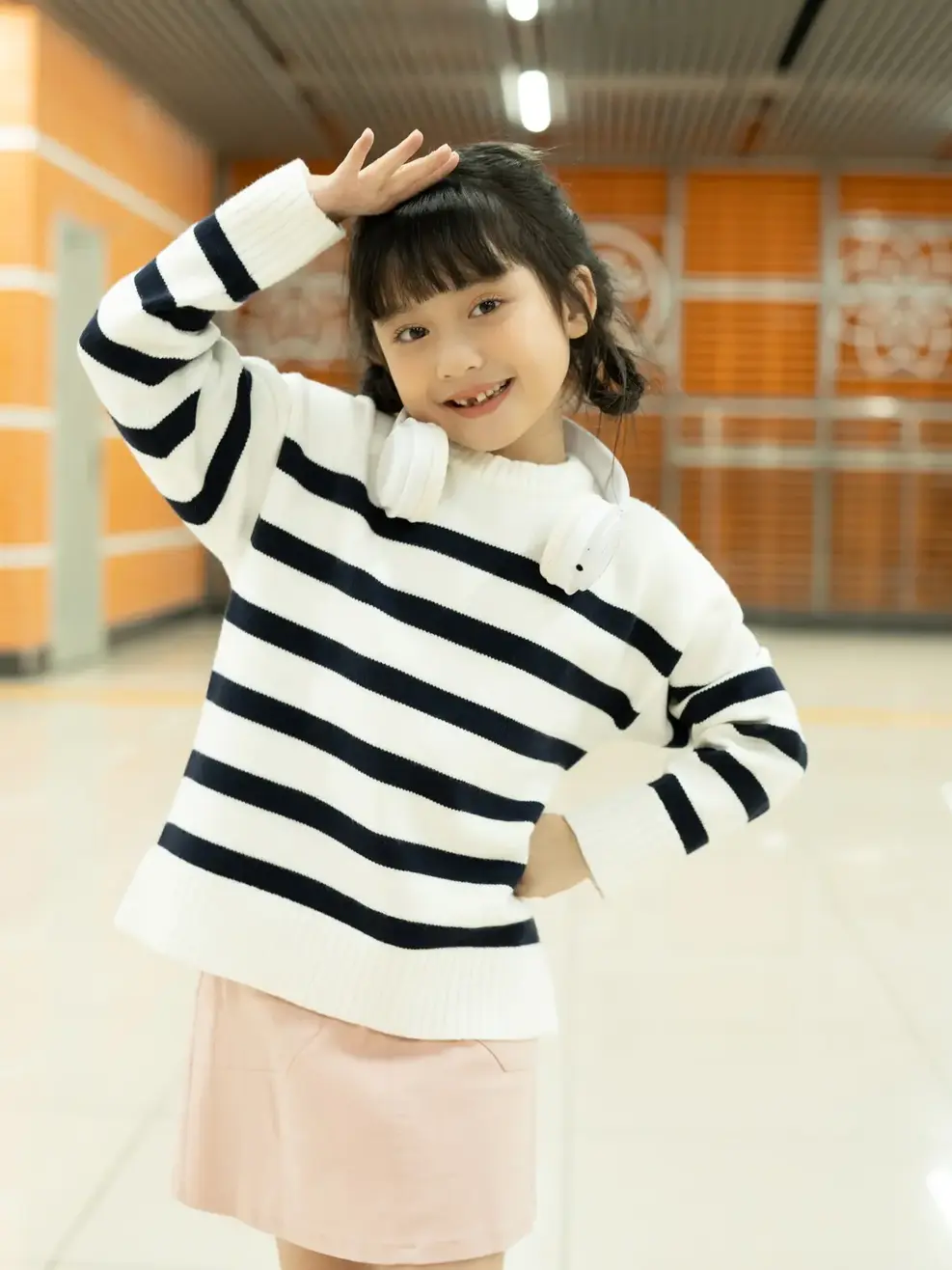 Áo len kid phối kẻ xẻ tà - Trắng kẻ tím than - 4