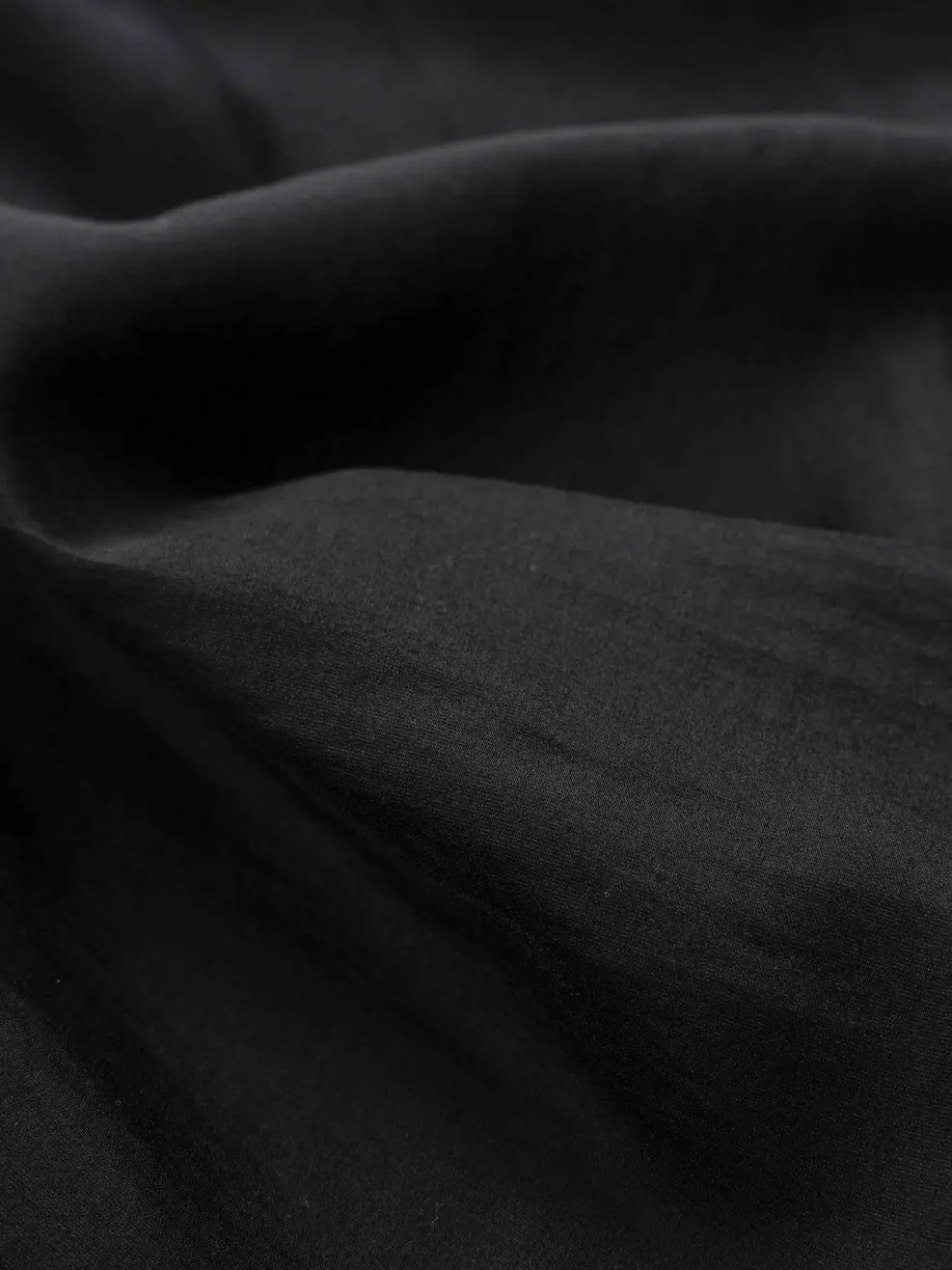 Sơ Mi Dài Tay Nữ Dáng Suông Vải Tơ - Đen - S