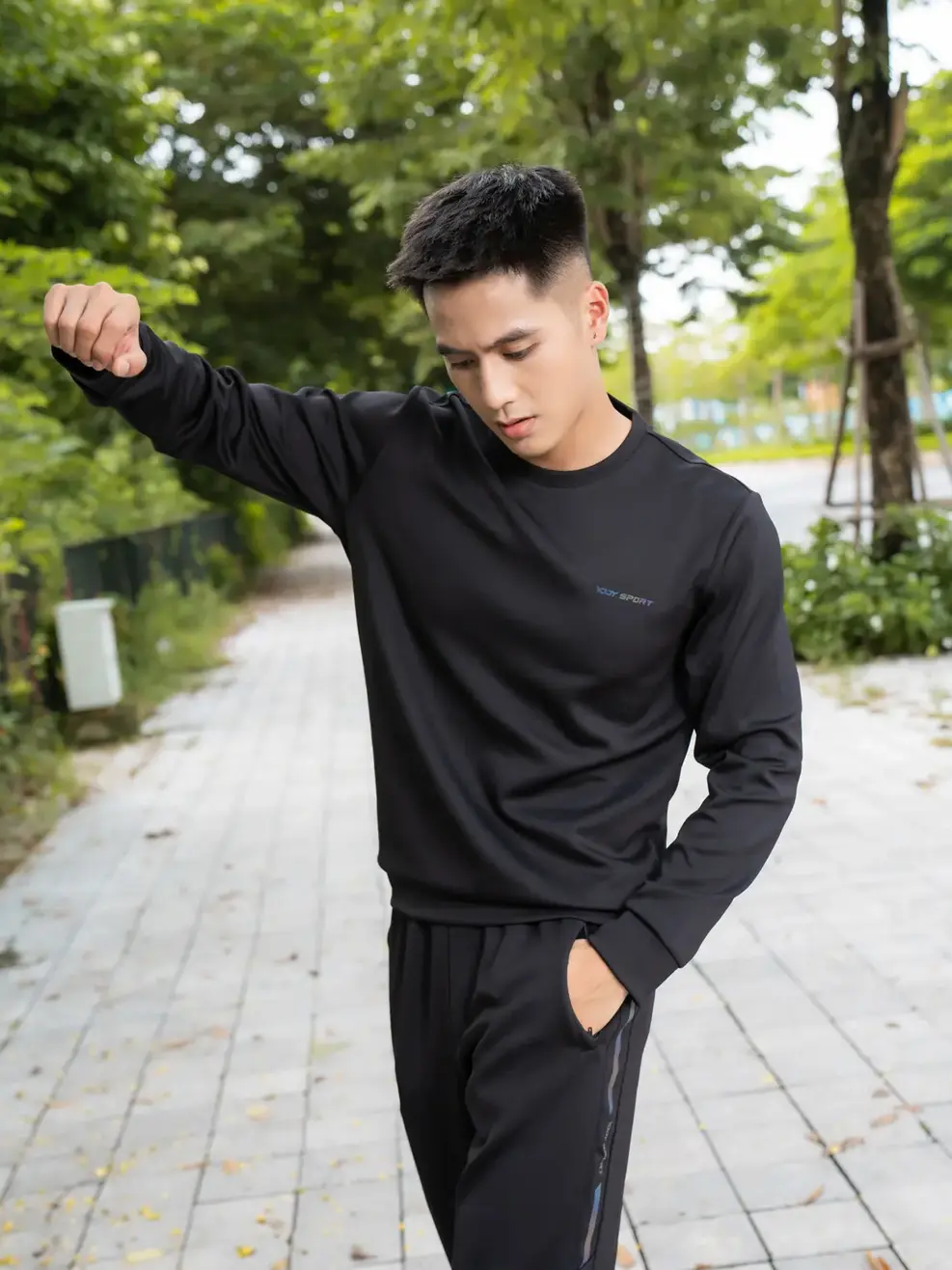 Bộ đồ thể thao nam in sọc - Đen - M