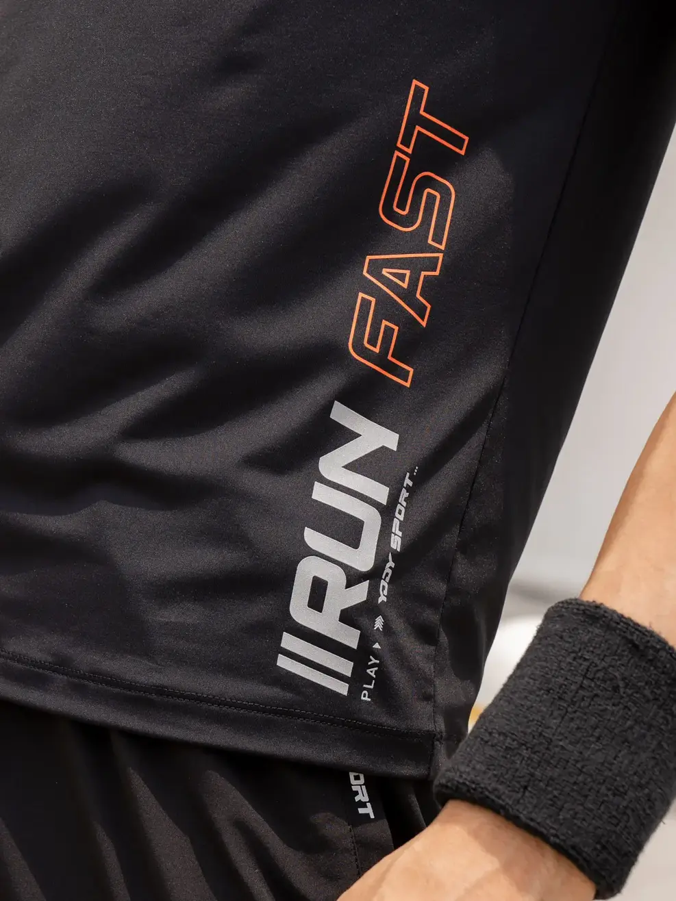 T-shirt thể thao nam Running fast - Đen - M