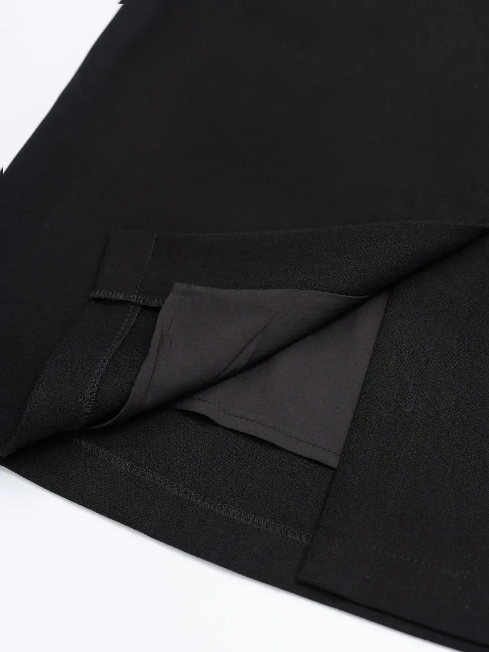 Chân ôm cơ bản túi vuông - Đen - S