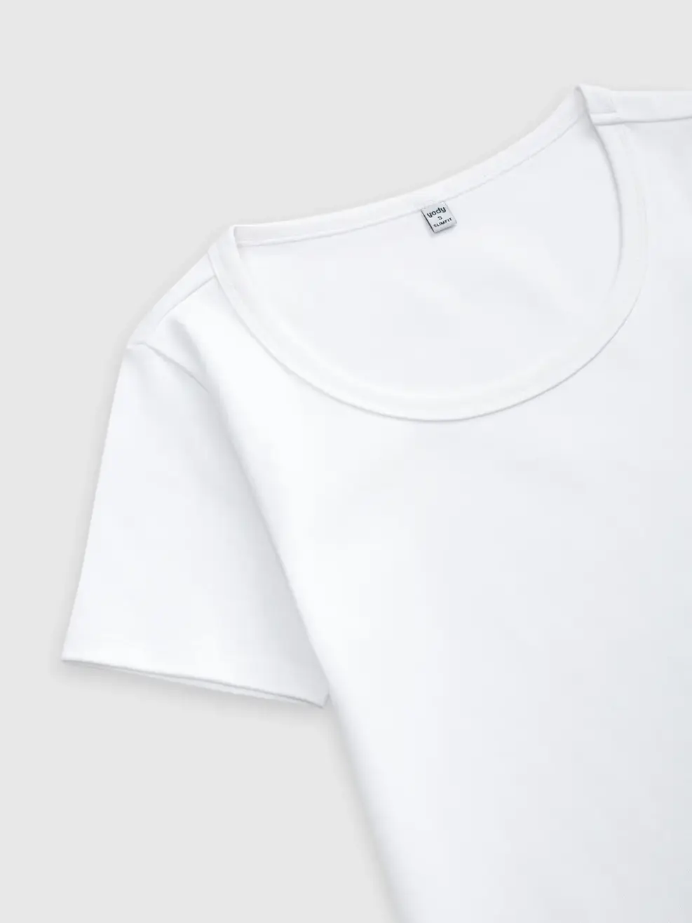 Áo Phông Nữ Slim Fit Cổ Rộng - Trắng 001 - S