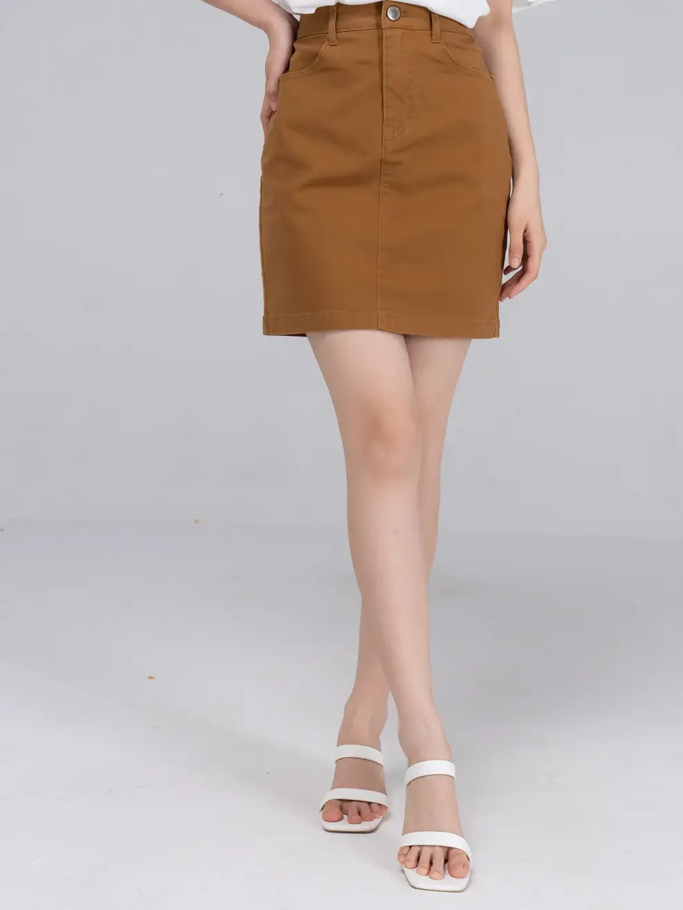 Chân ôm khaki ngang đùi - Nâu - 25