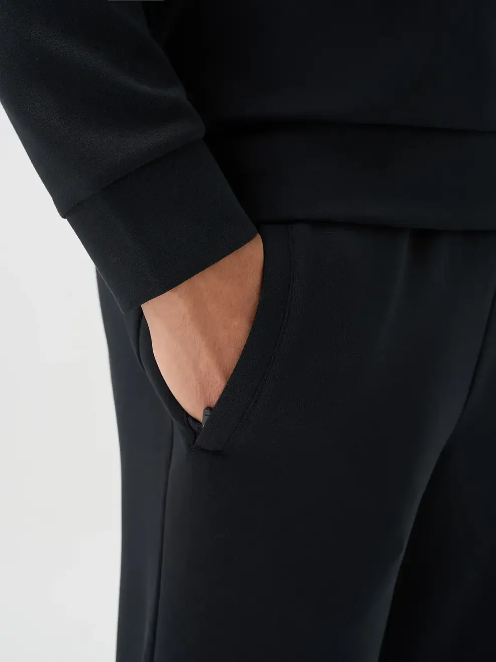 Bộ Đồ Nỉ Thể Thao Cổ Tròn Dây Dệt - ĐEN 002 - M