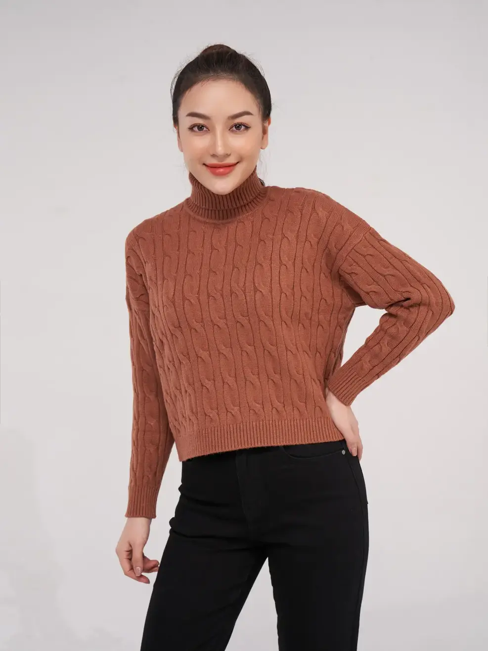 Áo len vặn thừng cổ lọ - Nâu - S