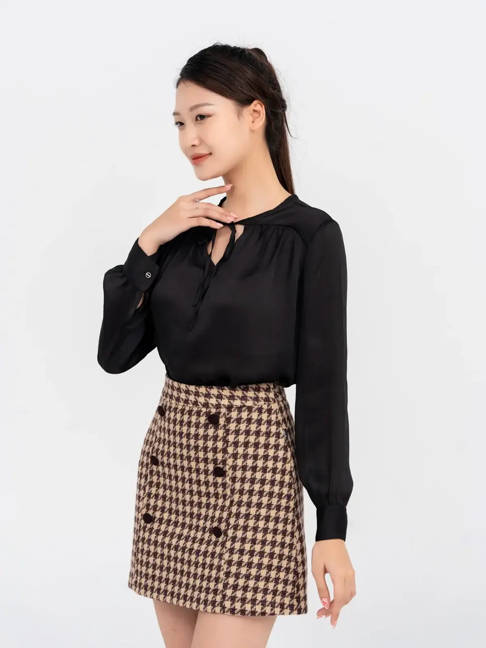  Áo Sơ Mi Tay Dài Nữ Cổ V Cầu Ngực Thắt Nơ - Đen - S