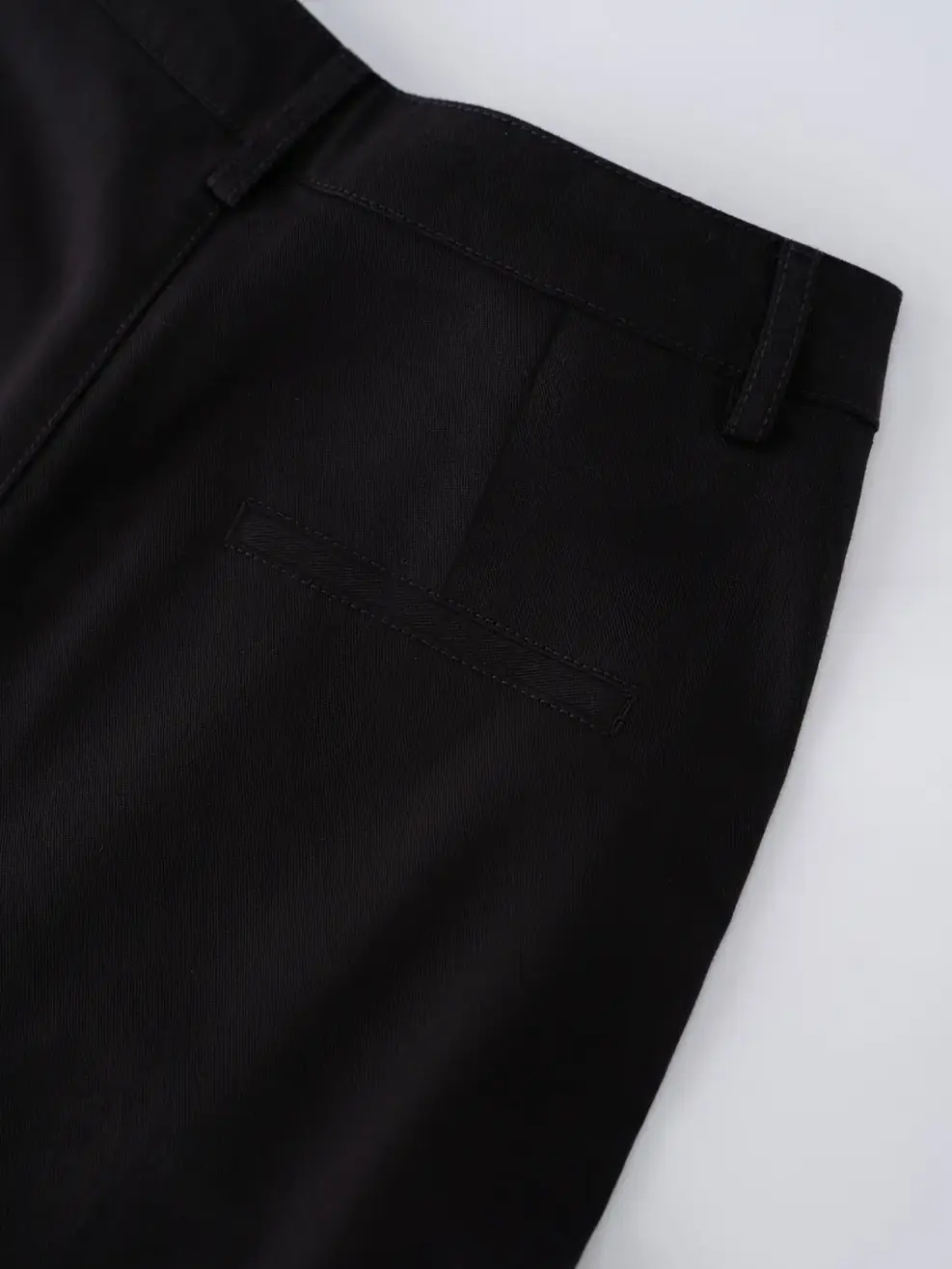 Quần Khaki Dáng Suông Cạp Cao Cơ Bản - Đen 001 - 27