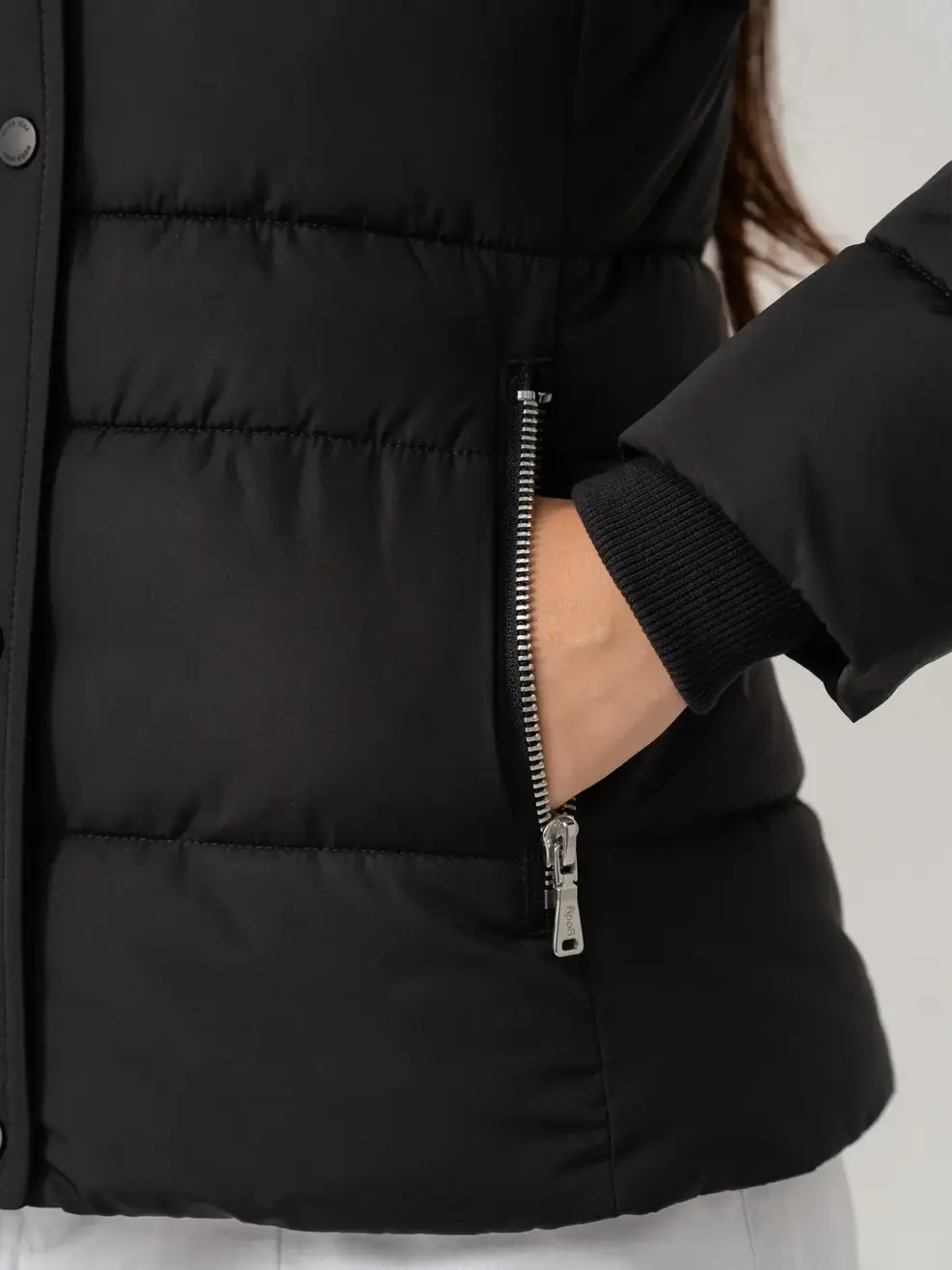 Phao Vip Nữ Dáng Ôm Cổ Phối Lông      - Đen - S