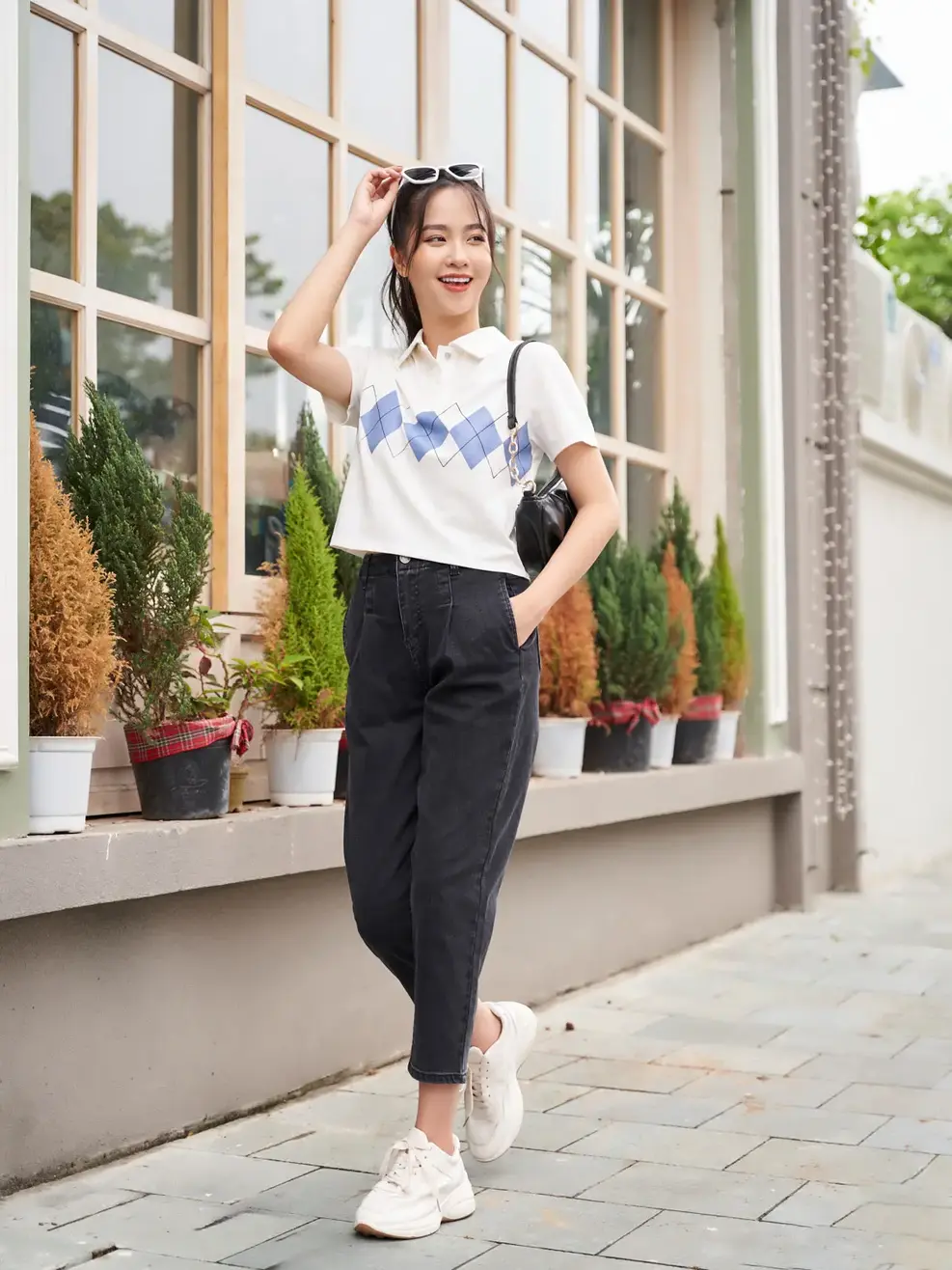 Polo nữ mắt chim croptop in hình - Trắng - S