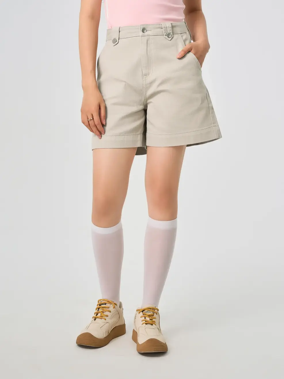 Quần Shorts Khaki Dáng A Đỉa Kẹp Cúc - Beige 074 - 26